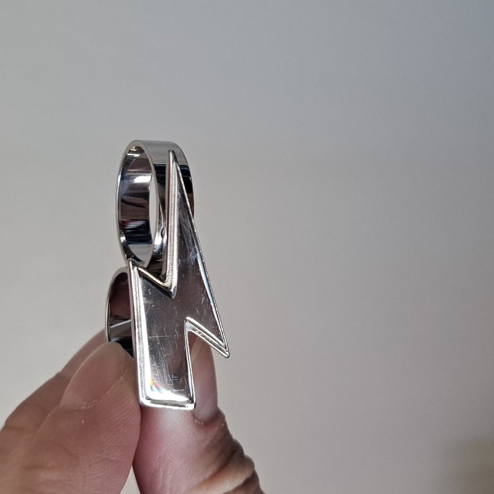 Lighting bolt ring
